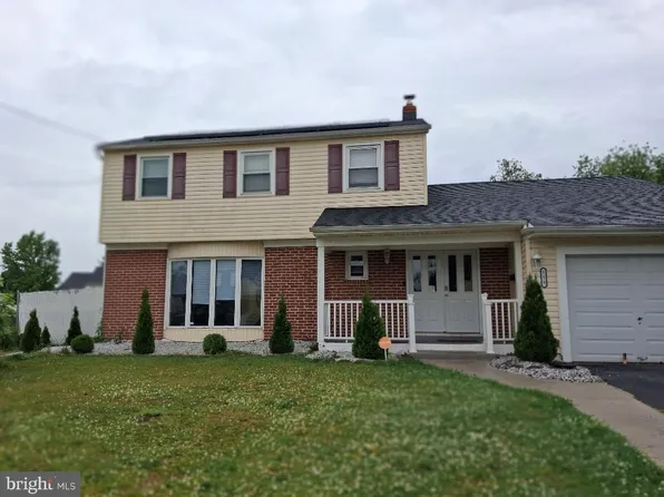 119 Colonial Rd, Edgewater Park, NJ 08010