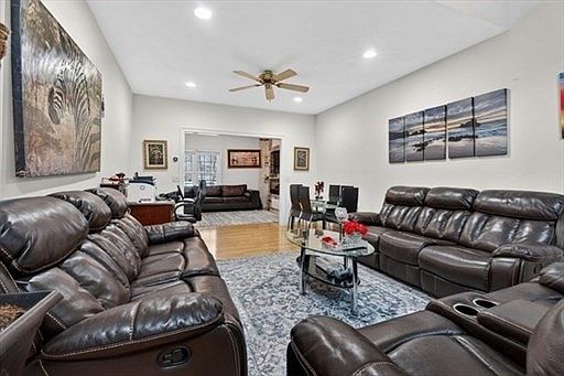 5th image of 1 Knowlton Cir #1
