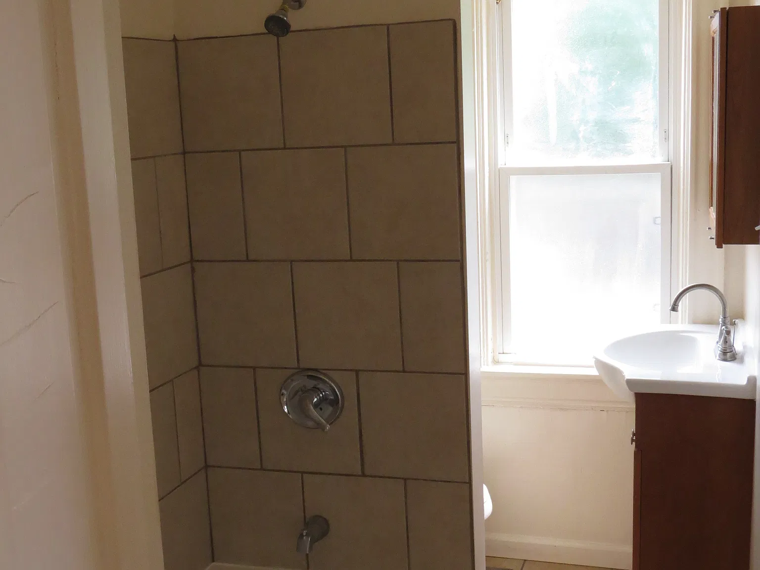 6 bed, 1900 sqft, $3,000 — Photo 4