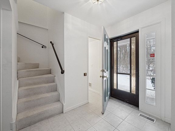 5th image of 41734 Broquet Dr