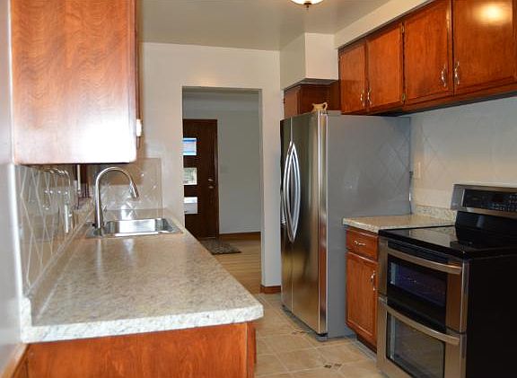 5th image of 1742 6th St E