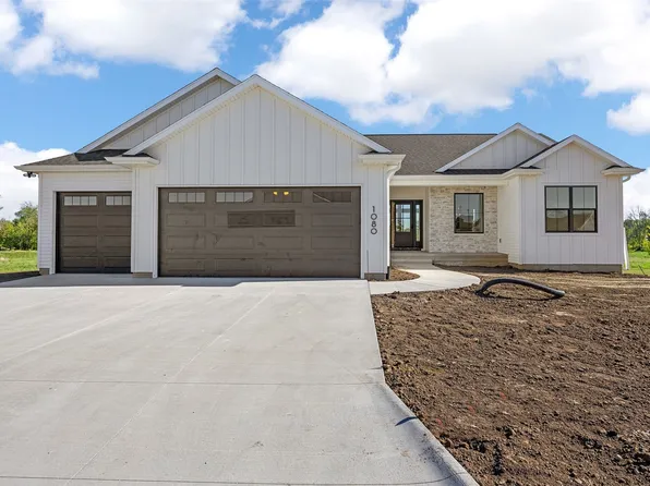 1986 Royal Oak Ridge Rd, Marion, IA 52302