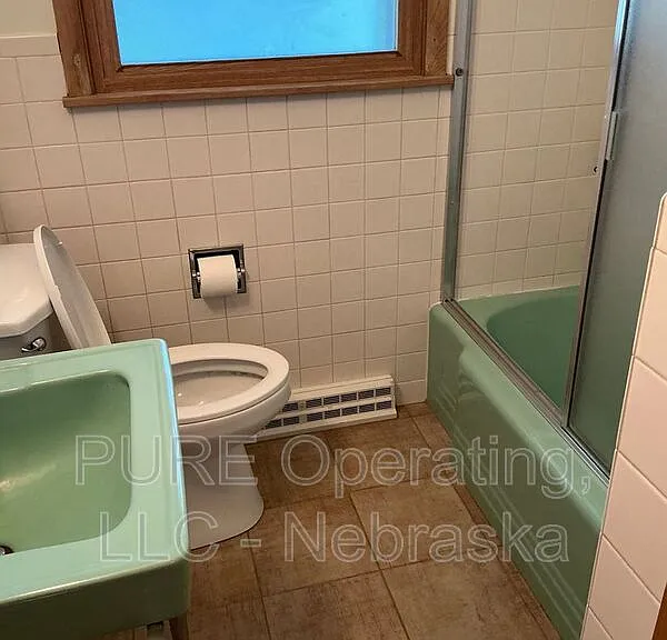 7602 Parker St — Photo 33