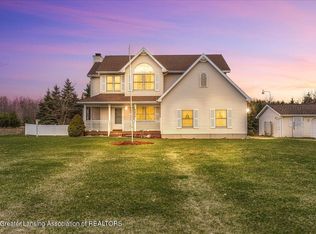 4275 Island Hwy, Charlotte, MI 48813