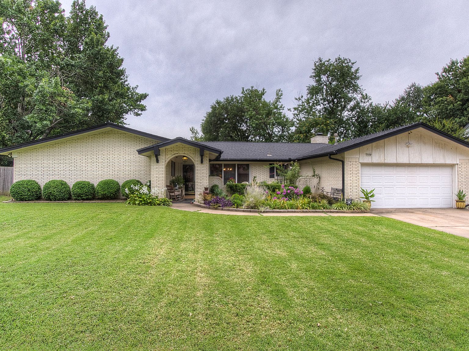 7124 E 69th St S, Tulsa, OK 74133 | Zillow