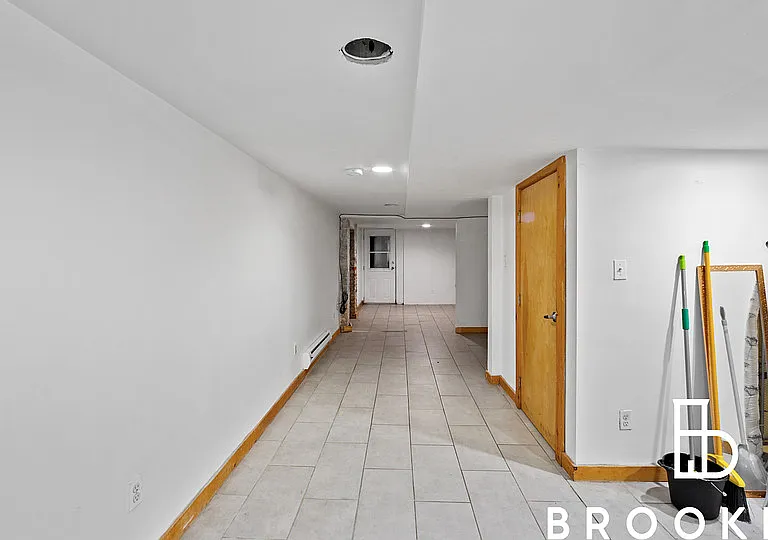 1505 Gates Ave #1B — Photo 12