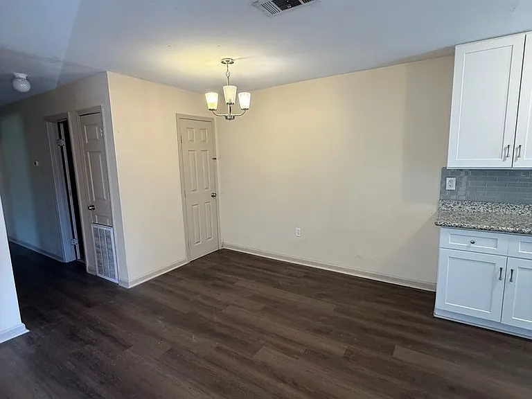 8181-8183 Jefferson Park Dr — Photo 15
