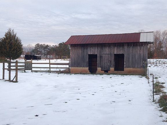 2 stall rustic barn 