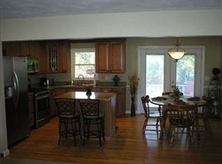 72 Winthrop Rd, Warwick, RI 02888