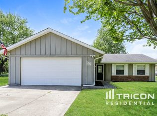 222 Georgetown Rd, Greenwood, IN 46142