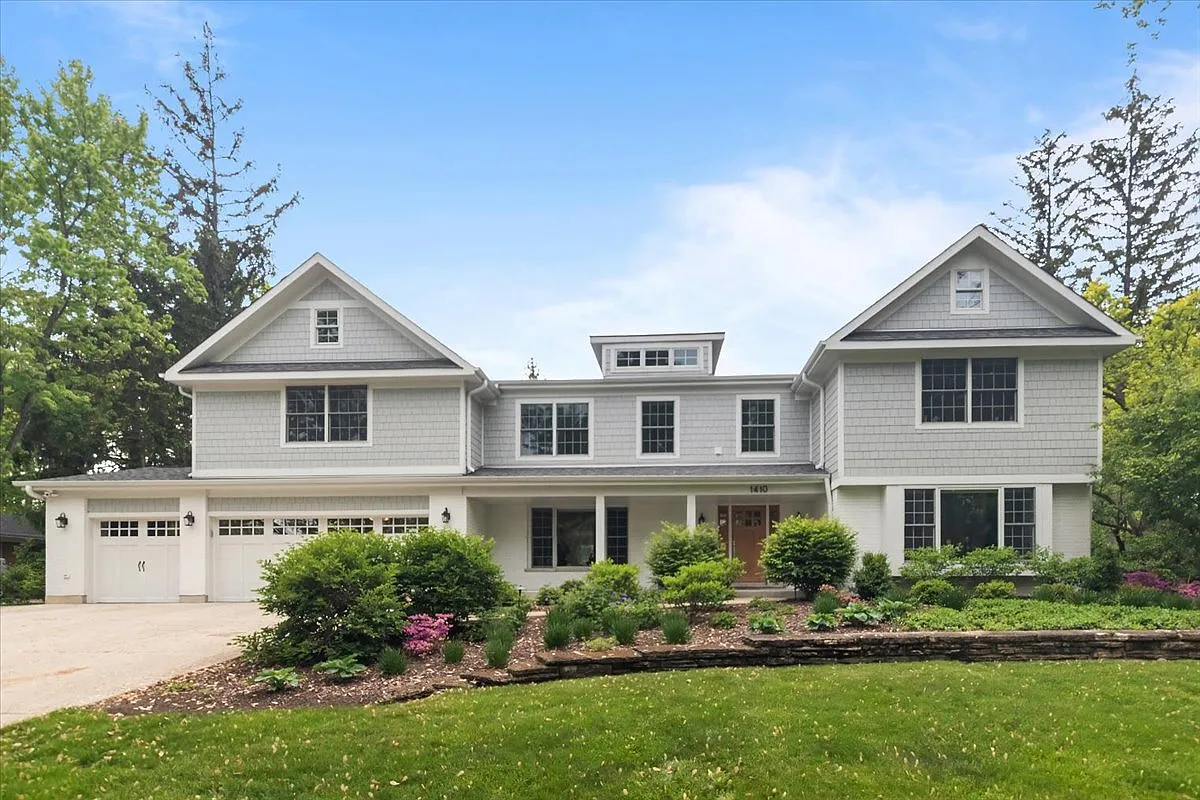 1410 Wincanton Dr photo 1