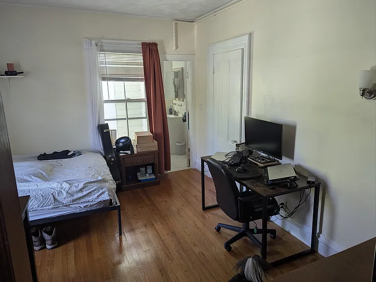 219 Washington St #6 — Photo 3