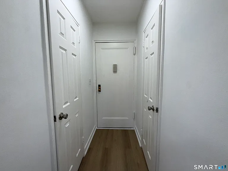 28 Strawberry Hill Ave #112-1E — Photo 7