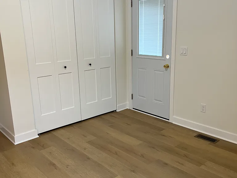 530 State St — Photo 14