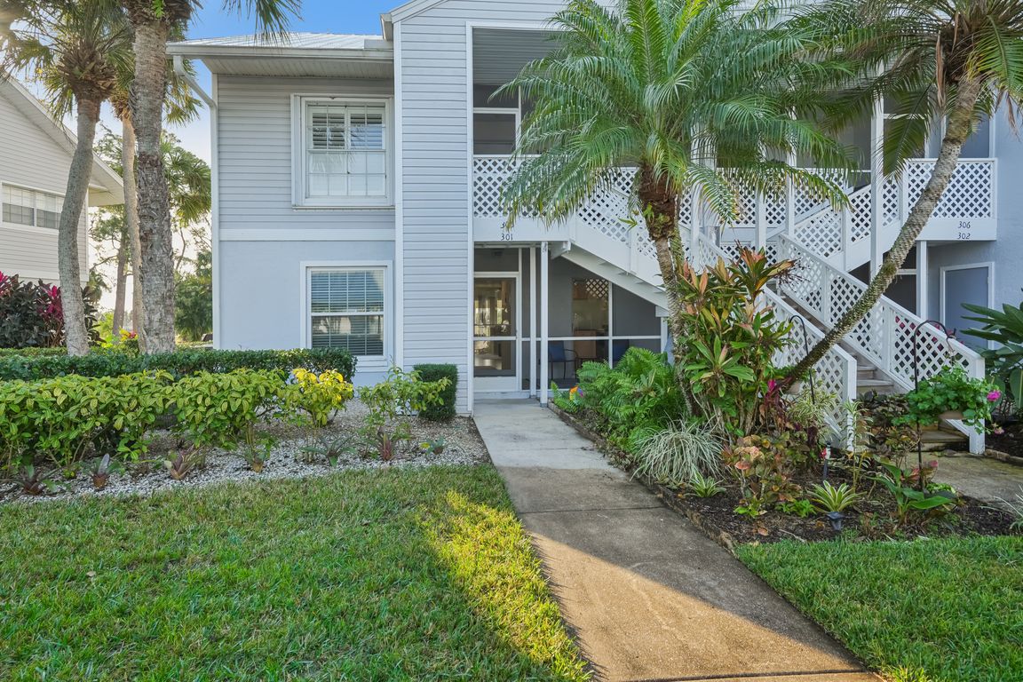 River Vista Dr 301-001.jpg