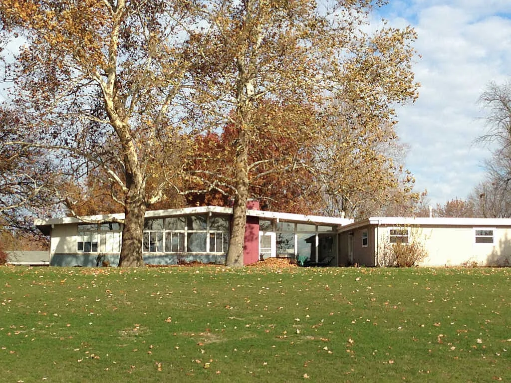 305 G H Baker Dr photo 1
