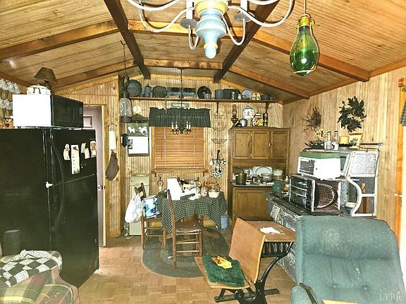 3rd image of 1605 Weatherwood Dr