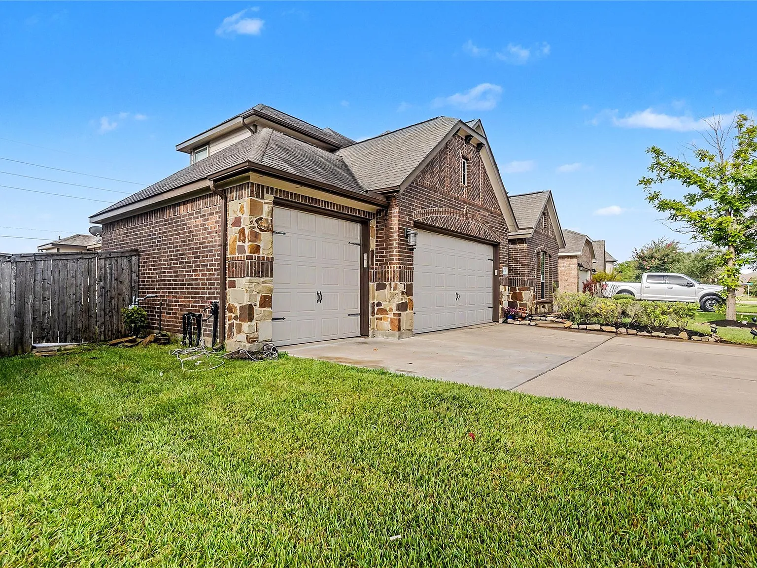 4 bed, 4.0 bath, 2676 sqft, $3,250 — Photo 4