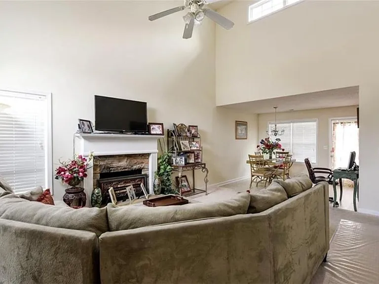 324 Greystone Pkwy — Photo 6