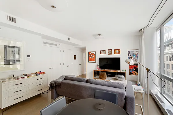 Rented by Sotheby's International Realty | media 14