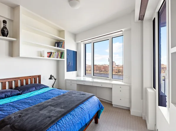 45 East End Avenue image 10 of 13