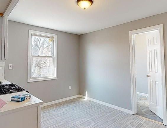 2nd image of 176 Mapes Ave #B2