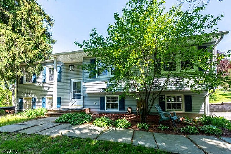 1st image of 13 Circle Dr