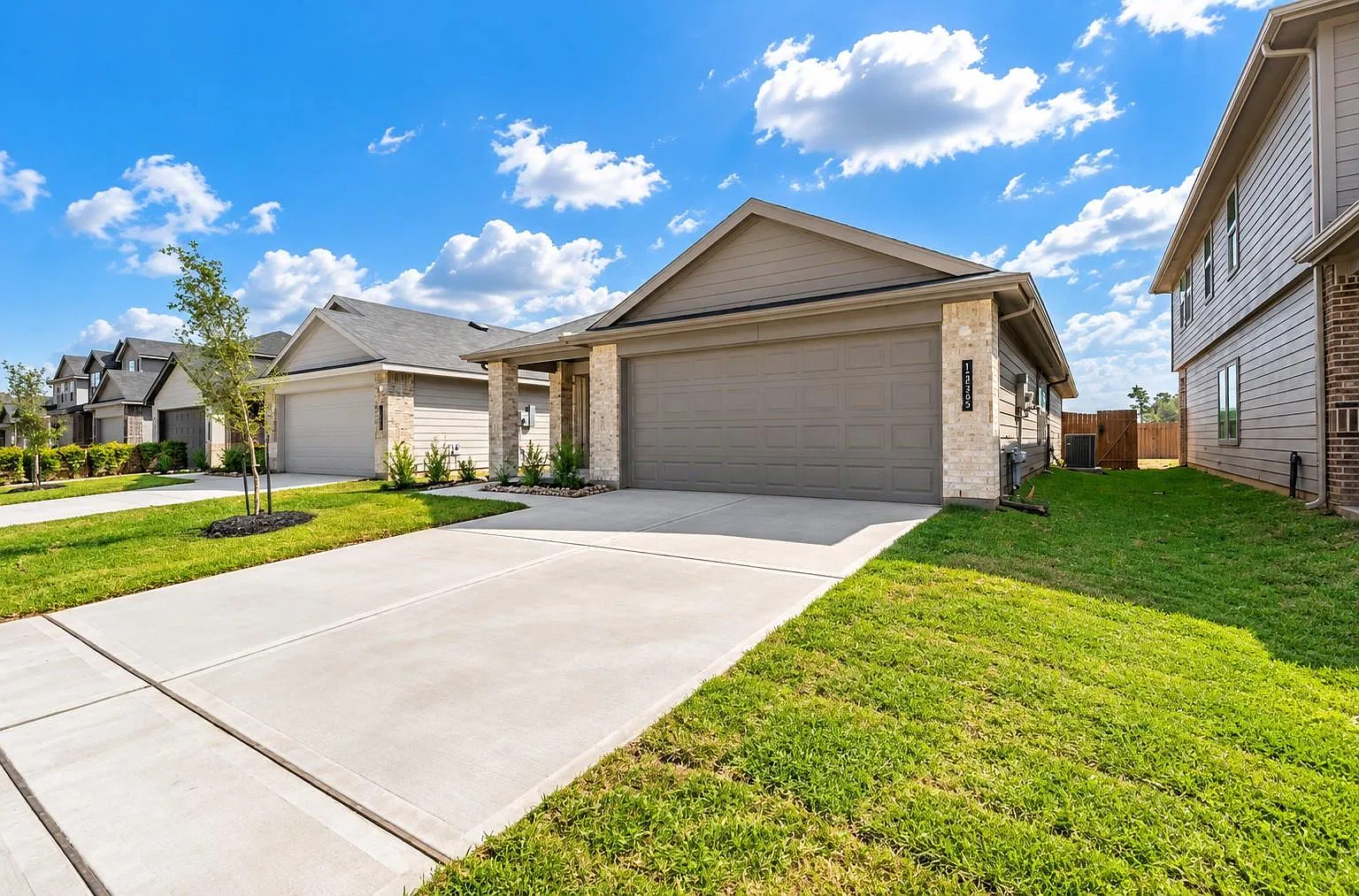 3 bed, 2.0 bath, 1550 sqft, $1,950 — Photo 3