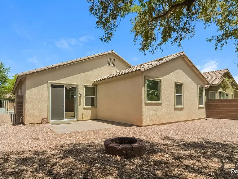 2125 Silvereye Dr — Photo 15