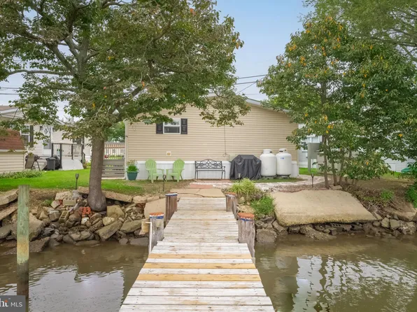 30 Shore Rd, Sparrows Pt, MD 21219