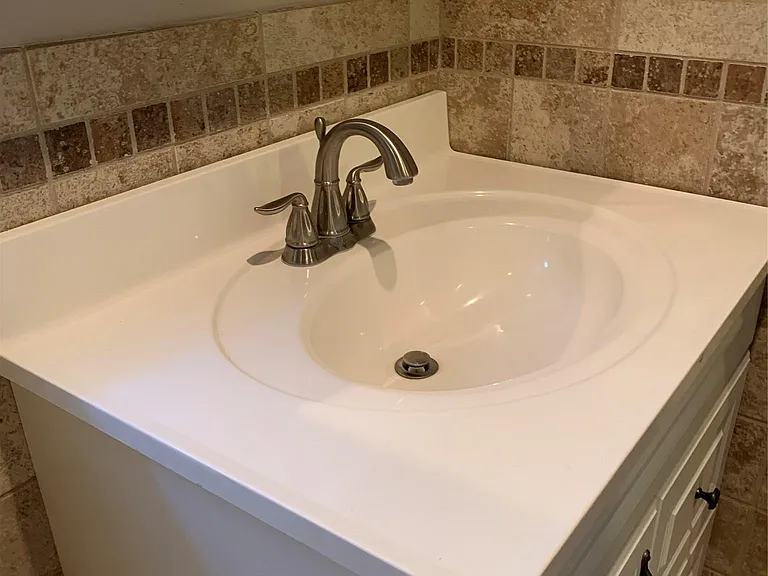 10 Oxford Dr #10 — Photo 15