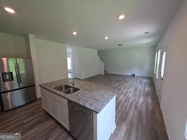 2048 Boxwood Cir — Photo 9
