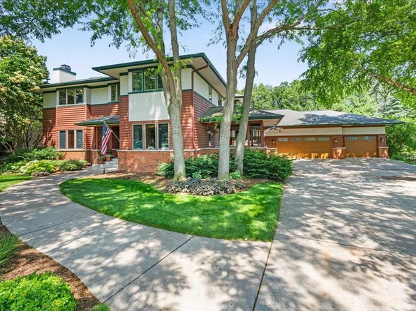 5870 Persimmon Drive, Fitchburg, WI 53711