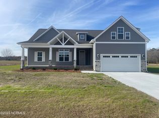 310 Shortleaf Dr, Grimesland, NC 27837