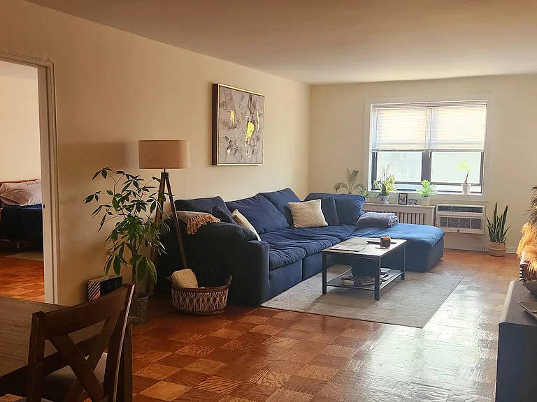 860 E Broadway #7S — Photo 2