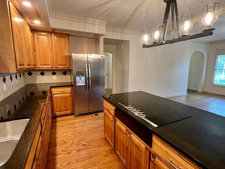 1302 Honeywood Pl — Photo 12