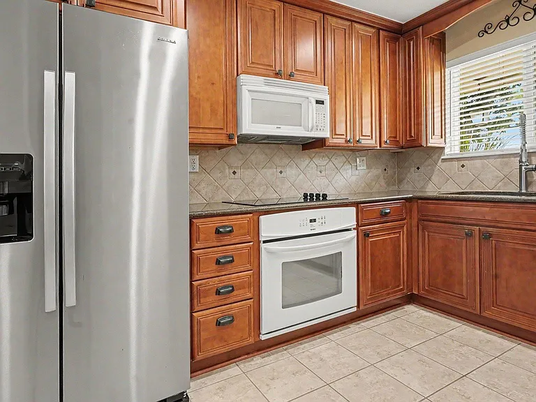 16506 Diana Ln — Photo 5