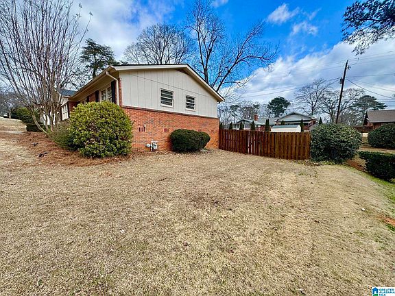 3rd image of 2529 Yorkmont Dr