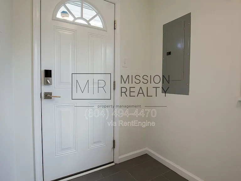 5205 Scott St — Photo 10