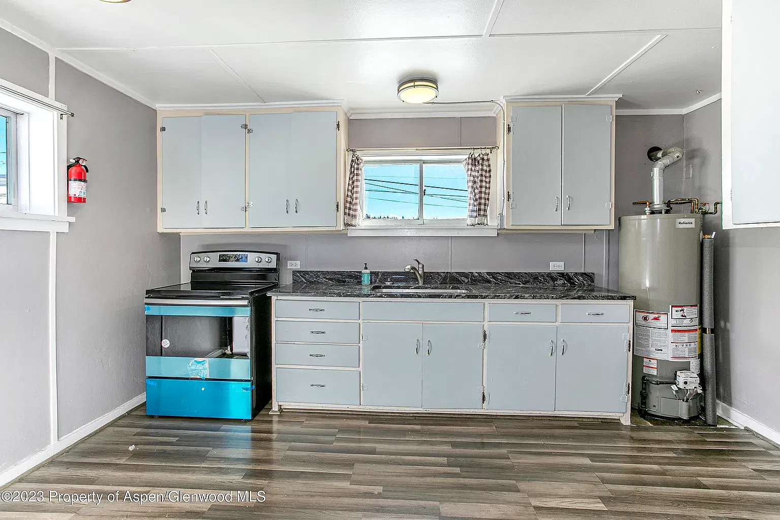 3 bed, $1,725 — Photo 3