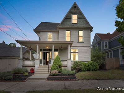 811 Fairmount St SE, Grand Rapids, MI, 49506