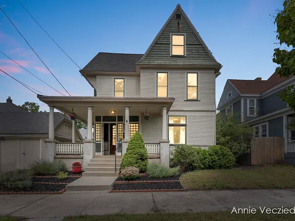 811 Fairmount St SE, Grand Rapids, MI 49506