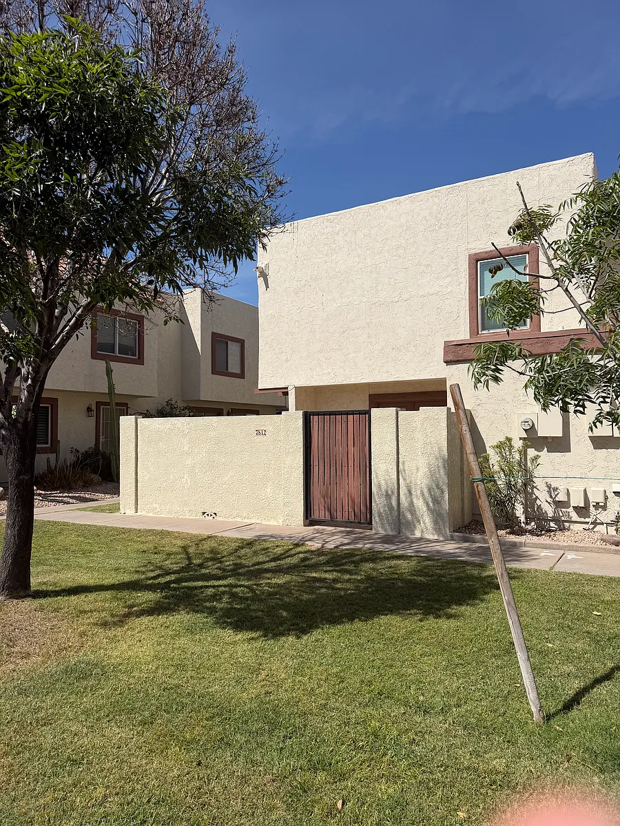 Building Photo - 7812 E Valley Vista Dr