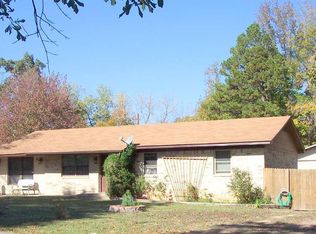705 Meadowbrook Dr, Mena, AR 71953