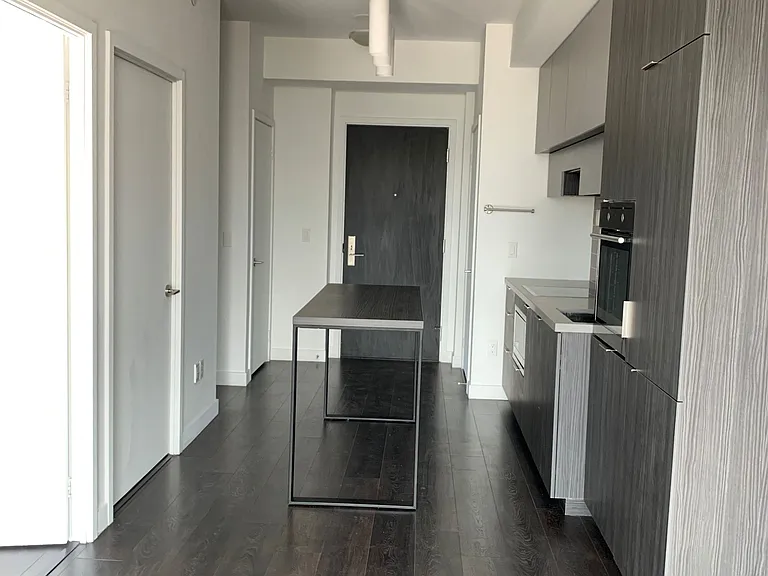 8 Eglinton Ave E #4404 — Photo 7