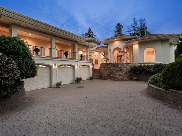 13464 13a Ave, Surrey, BC V4A 1C4