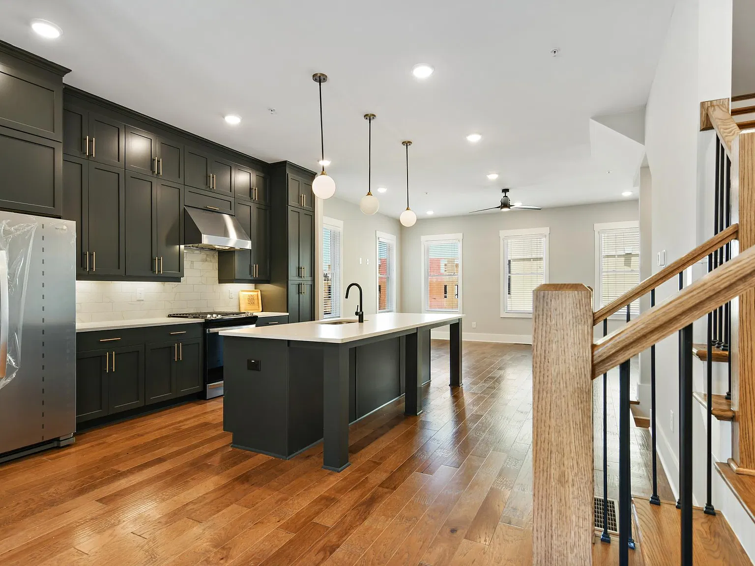 1029 Donald Lee Hollowell Pkwy NW — Photo 1