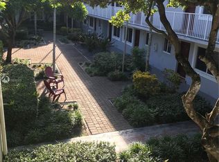 7710 SW 98th St APT 10, Miami, FL 33156