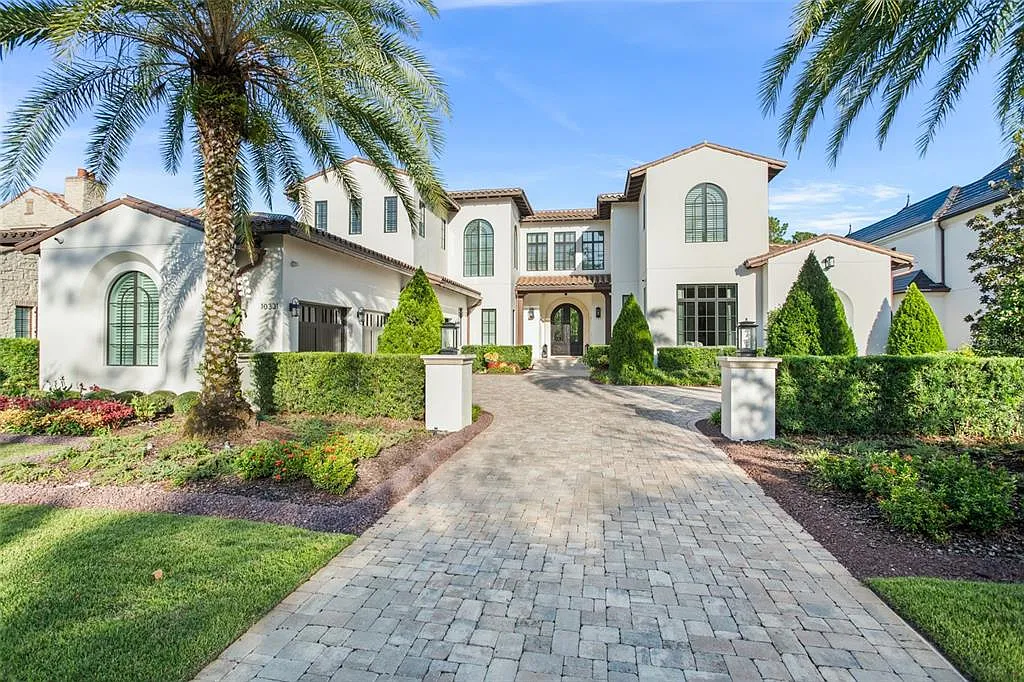 5 bed, 5.5 bath, 6704 sqft, $45,000 — Photo 1