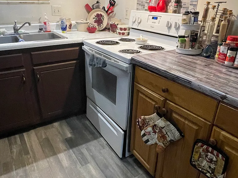1225 Carriage Cir #104 — Photo 22